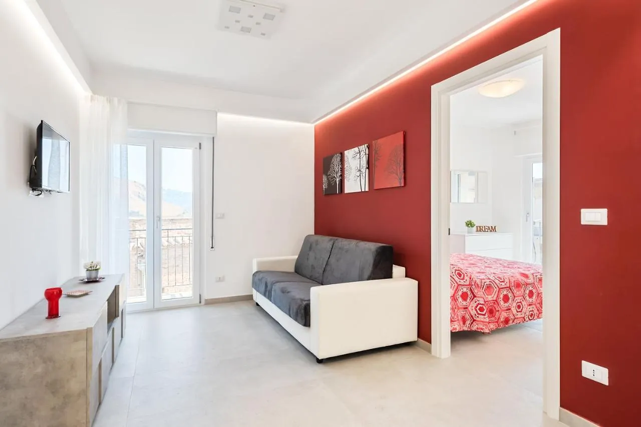 Cozy Apartment Near The Historic Center Taormina Italy