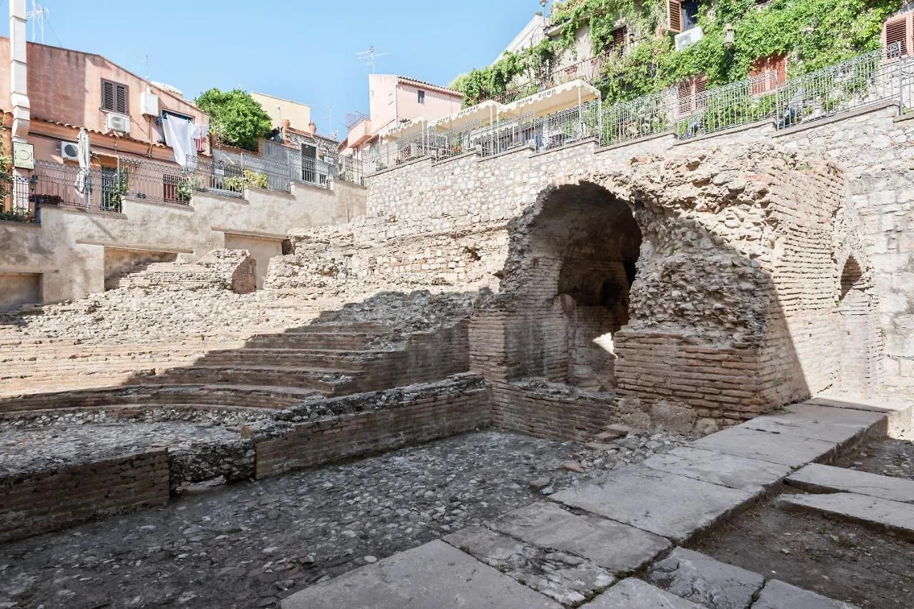 Cozy Apartment Near The Historic Center Taormina Italien