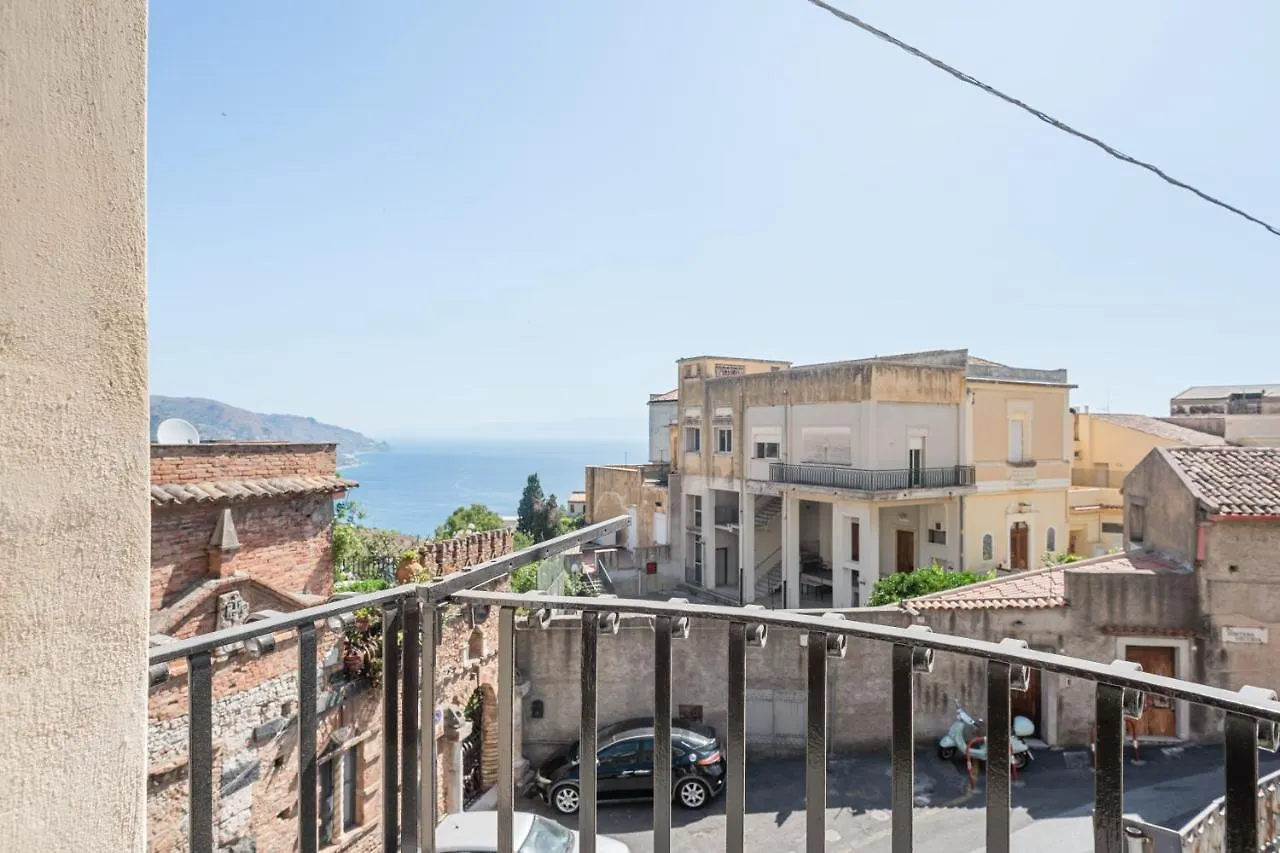 Cozy Apartment Near The Historic Center Taormina